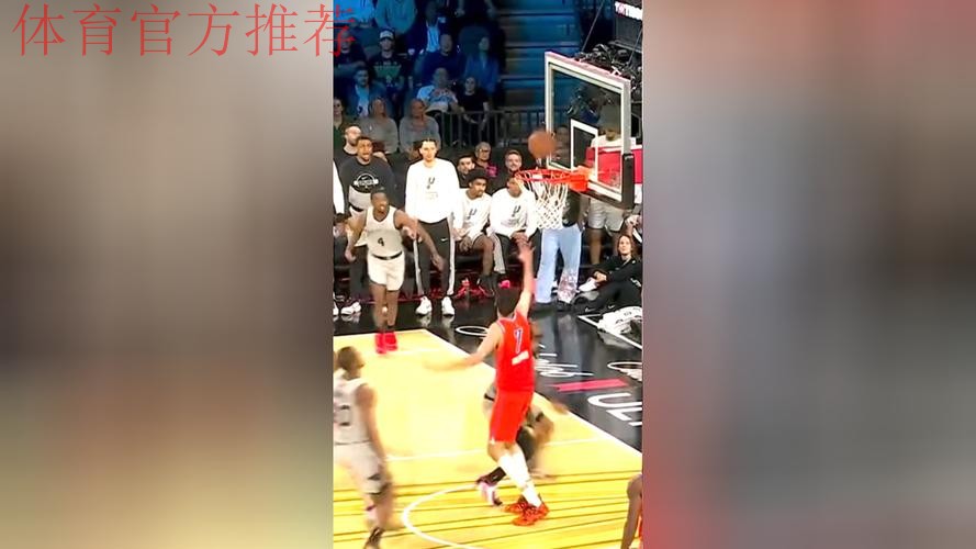 福克斯追身快攻 卡斯尔滞空拉杆打进 福克斯追身快攻 卡斯尔滞空拉杆打进